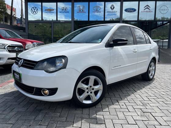 VOLKSWAGEN POLO SEDAN 1.6 MI COMFORTLINE 8V FLEX 4P MANUAL
